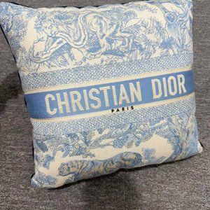 dior pillow